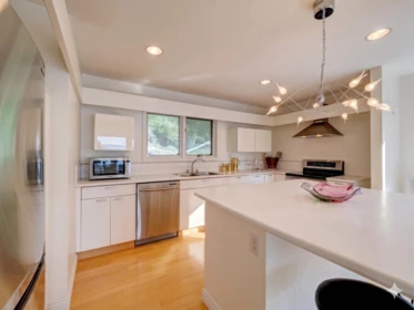 Guest Bathroom Photo of 4947 Sunshine Coast Highway, Sechelt, BC
