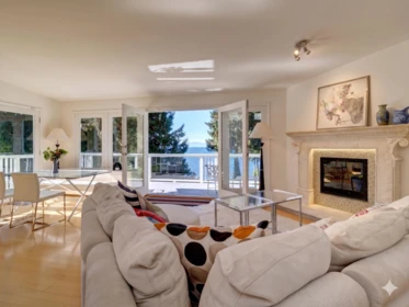 Kitchen Island Photo of 4947 Sunshine Coast Highway, Sechelt, BC