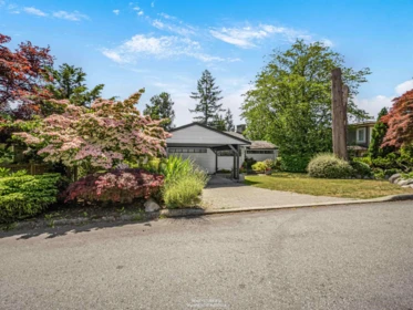 947 Evergreen Place, North Vancouver, BC, North Vancouver — Single Family Residence for sale