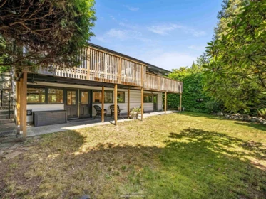 Front Yard Photo of 947 Evergreen Place, North Vancouver, BC