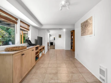Garage Interior Photo of 947 Evergreen Place, North Vancouver, BC
