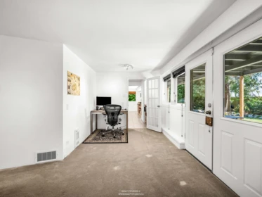 Hallway Photo of 947 Evergreen Place, North Vancouver, BC