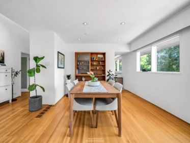 Kitchen Photo of 947 Evergreen Place, North Vancouver, BC