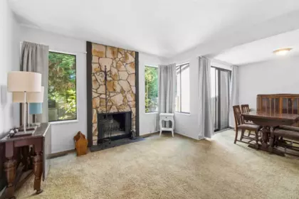 Breakfast Nook Photo of 3811 Garden Grove Drive, Burnaby, BC