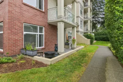 Hallway Photo of 105 45700 Wellington Avenue, Chilliwack, BC