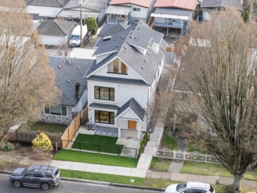 Outdoor Deck Photo of 3156-1 E 8th Avenue, Vancouver, BC