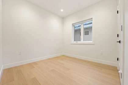 Powder Room Photo of 3156-1 E 8th Avenue, Vancouver, BC