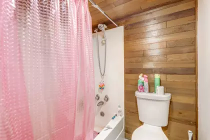 Laundry Room Photo of 4288 200 Street, Langley, BC