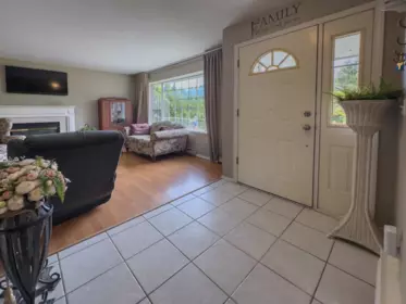 5461 Carnaby Place, Sechelt, BC, Sechelt — Single Family Residence for sale