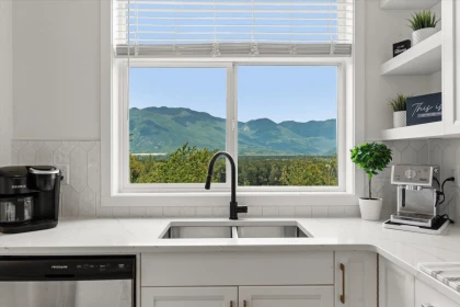 Primary Bedroom Photo of 11 43998 Chilliwack Mountain Road, Chilliwack, BC