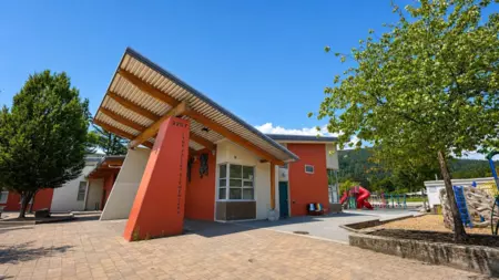 Garden / Landscaping Photo of 1398 Chamberlain Drive, North Vancouver, BC
