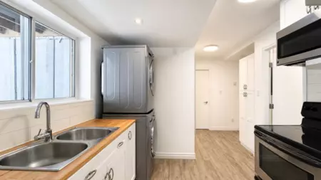 Powder Room Photo of 1398 Chamberlain Drive, North Vancouver, BC