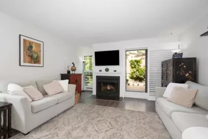 10 230 W 14th Street, North Vancouver, BC, North Vancouver — Townhouse for sale