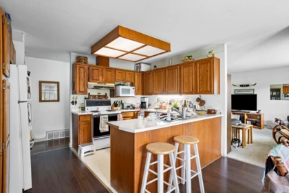 Breakfast Nook Photo of 13432 224 Street, Maple Ridge, BC
