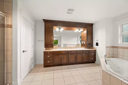 Entry Foyer Photo of 35593 Jade Drive, Abbotsford, BC