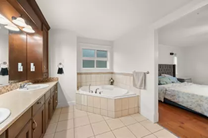 Hallway Photo of 35593 Jade Drive, Abbotsford, BC