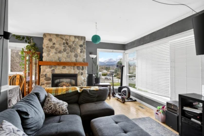 Breakfast Nook Photo of 12141 230 Street, Maple Ridge, BC