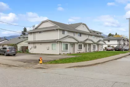 1,2,3,4 9145 Charles Street, Chilliwack, BC, Chilliwack — Quadruplex for sale