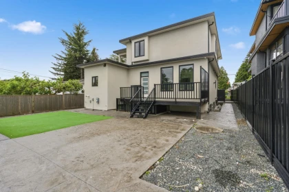Laundry Room Photo of 8378 12th Avenue, Burnaby, BC