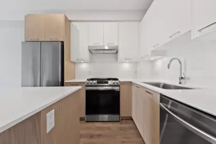405 3317 148 Street, Surrey, BC, Surrey — Apartment/Condo for sale