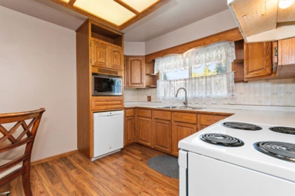 Breakfast Nook Photo of 46439 Strathcona Road, Chilliwack, BC