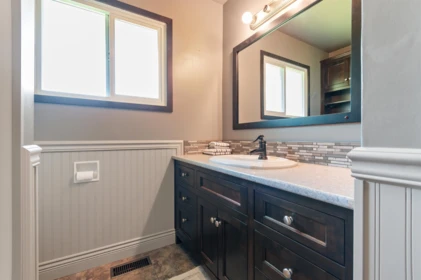 Guest Bathroom Photo of 46439 Strathcona Road, Chilliwack, BC