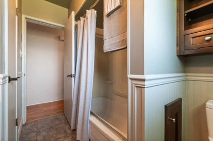 Powder Room Photo of 46439 Strathcona Road, Chilliwack, BC