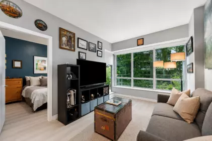 002 9060 University Crescent, Burnaby, BC, Burnaby — Apartment/Condo for sale