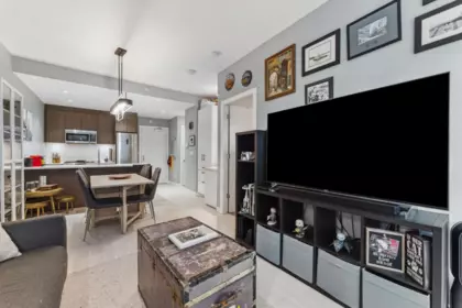 002 9060 University Crescent, Burnaby, BC, Burnaby — Apartment/Condo for sale