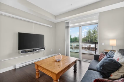 Kitchen Photo of 312 14358 60 Avenue, Surrey, BC
