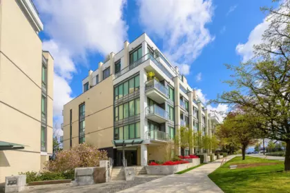 Hot Tub / Spa Photo of 204 4675 Cambie Street, Vancouver, BC