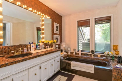 Mudroom Photo of 2704 St. Moritz Way, Abbotsford, BC