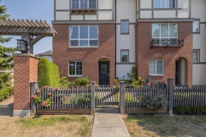 1 7848 209 Street, Langley, BC, Langley — Townhouse for sale