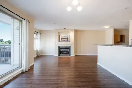 Dining Area Photo of 401 15220 Guildford Drive, Surrey, BC