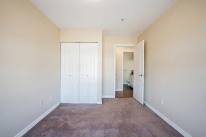 Entry Foyer Photo of 401 15220 Guildford Drive, Surrey, BC
