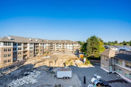Front Yard Photo of 401 15220 Guildford Drive, Surrey, BC