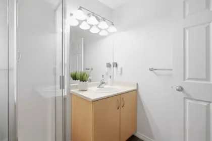 Hallway Photo of 38 14959 58 Avenue, Surrey, BC