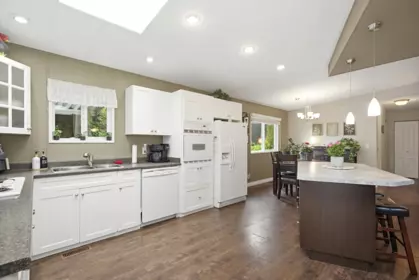 Kitchen Island Photo of 6 27111 Avenue, Langley, BC