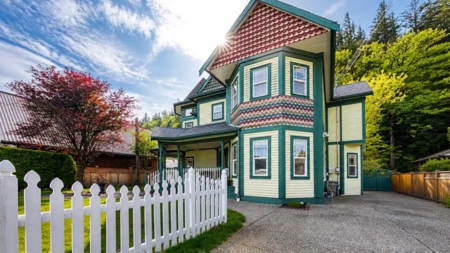 864 Hot Springs Road, Harrison Hot Springs, BC, Harrison Hot Springs — Single Family Residence for sale