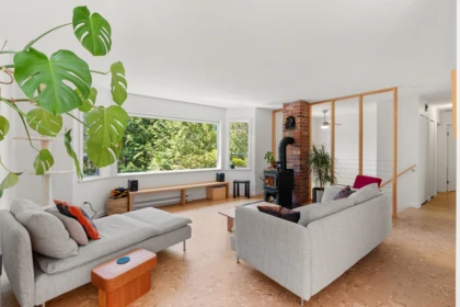 8044 Dogwood Drive, Halfmoon Bay, BC, Halfmoon bay — Single Family Residence for sale