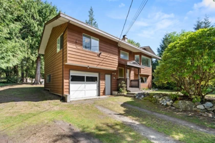 8044 Dogwood Drive, Halfmoon Bay, BC, Halfmoon bay — Single Family Residence for sale