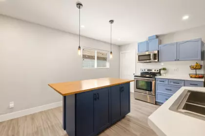 Guest Bathroom Photo of 32931 1 Avenue, Mission, BC