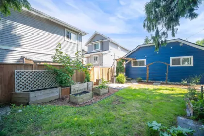 Outdoor Patio Photo of 32931 1 Avenue, Mission, BC