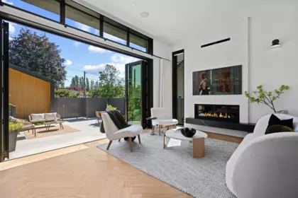 Breakfast Nook Photo of 2 3768 W 2nd Avenue, Vancouver, BC