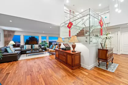 Kitchen Island Photo of 2272 Nelson Avenue, West Vancouver, BC