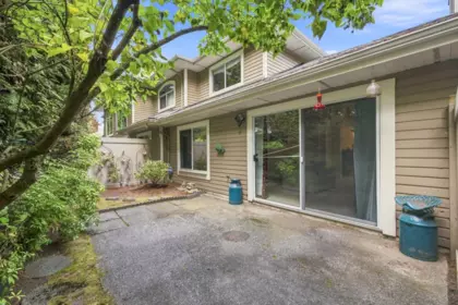 Garden / Landscaping Photo of 9 15273 24th Avenue, Surrey, BC