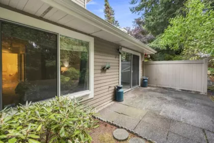 Swimming Pool Photo of 9 15273 24th Avenue, Surrey, BC