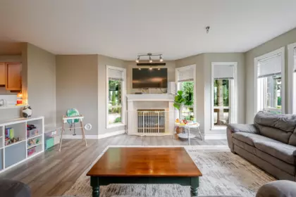 Kitchen Island Photo of 204 2585 Ware Street, Abbotsford, BC