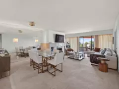 33 2236 Folkestone Way, West Vancouver, BC