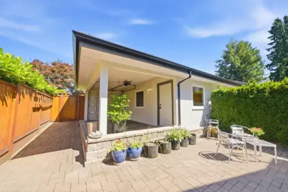 Garden / Landscaping Photo of 305 E 17th Street, North Vancouver, BC